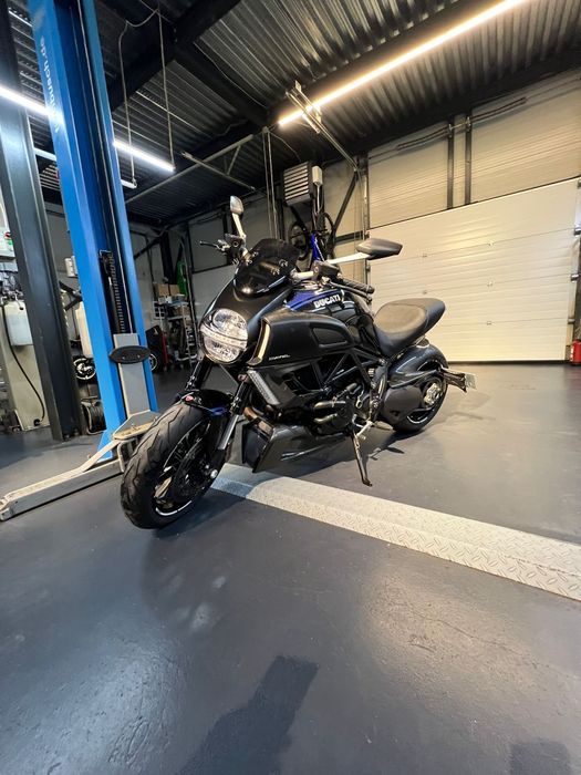 Ducati Diavel 1200  V2