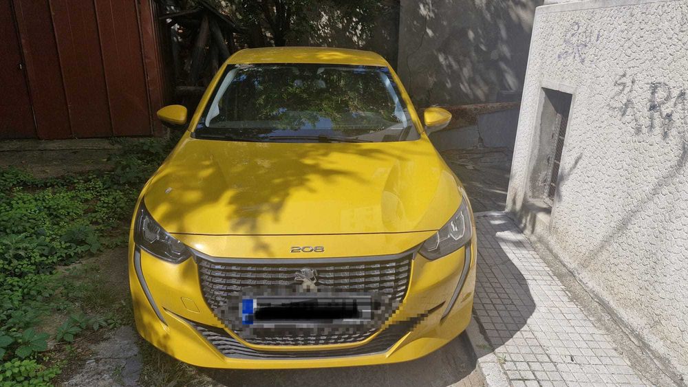 Peugeot 208, 1,2 L, benzină