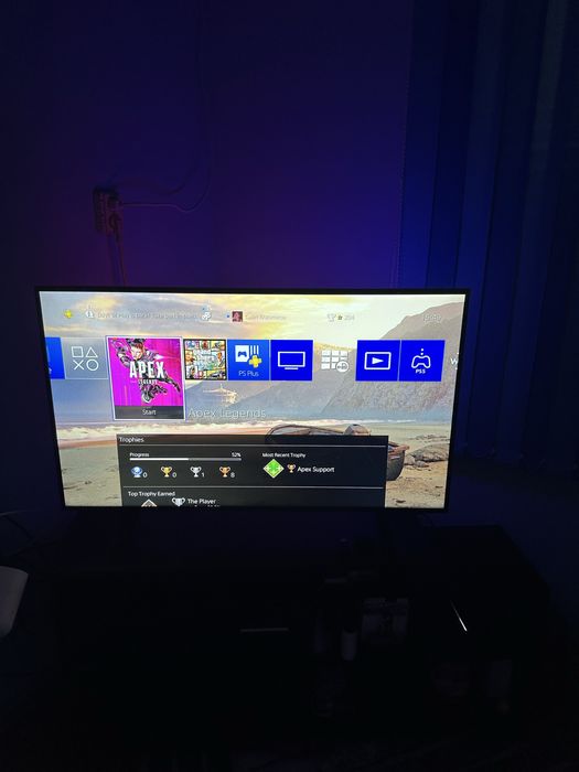 PlayStation 4 Отлично Състояние!