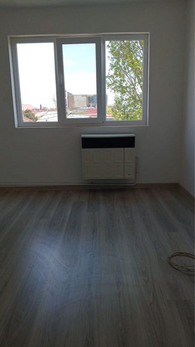 Vand camera de camin/garsoniera Buzau,cu baie,bdul Aurel Vlaicu,bloc Triton