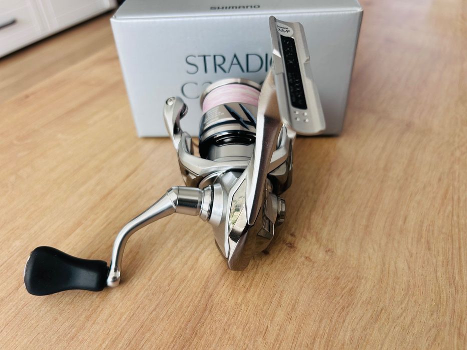 Макара Shimano Stradic  FM C2000s
