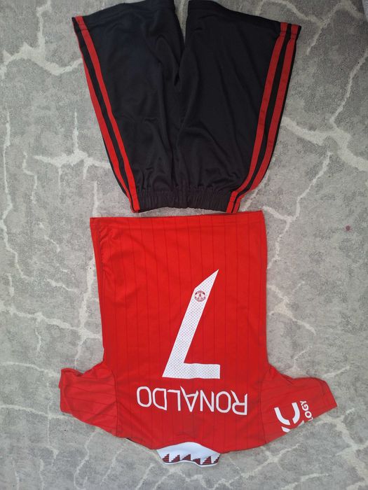 Costum pt fotbal baieti