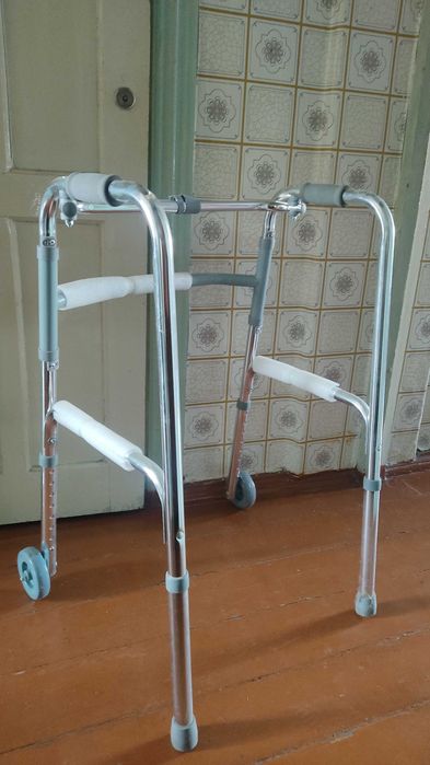 Ходунки для взрослых