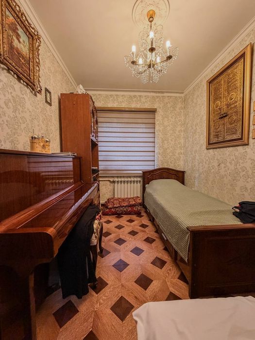 Буз-2 Ялангач,Автосалон Пойтахт, 3/1/5,кирпич, балкон 2*6,70 м2