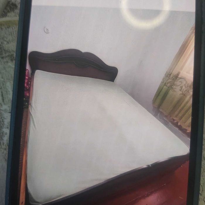 Продам двуспальную кровать