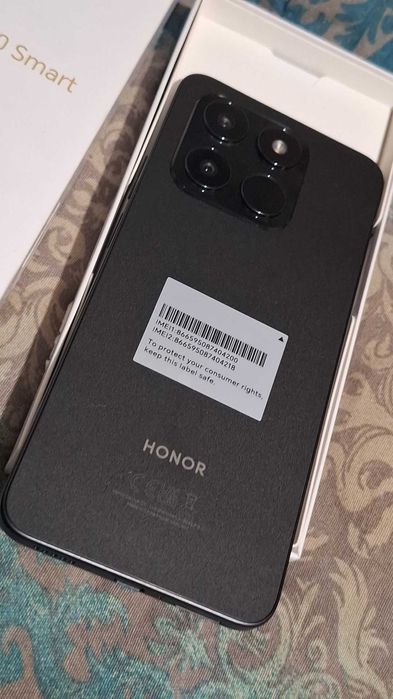 Продавам Honor 400 Smart