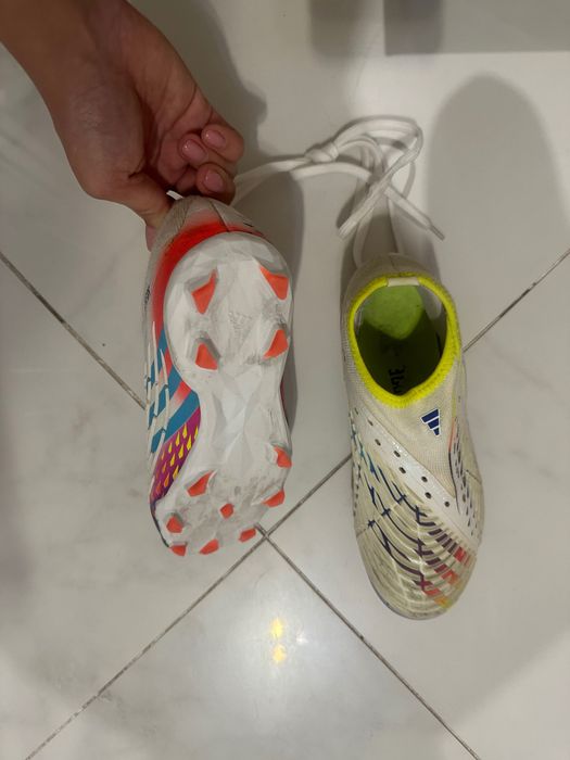 Футбольные кроссовки Adidas