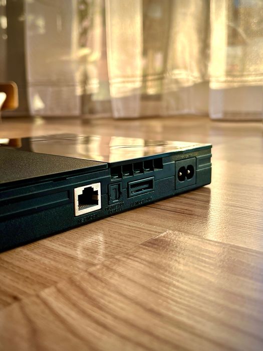 Ps2 slim + една игра