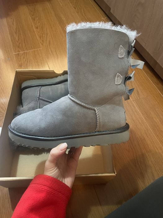 Vand UGG gri marimea 38