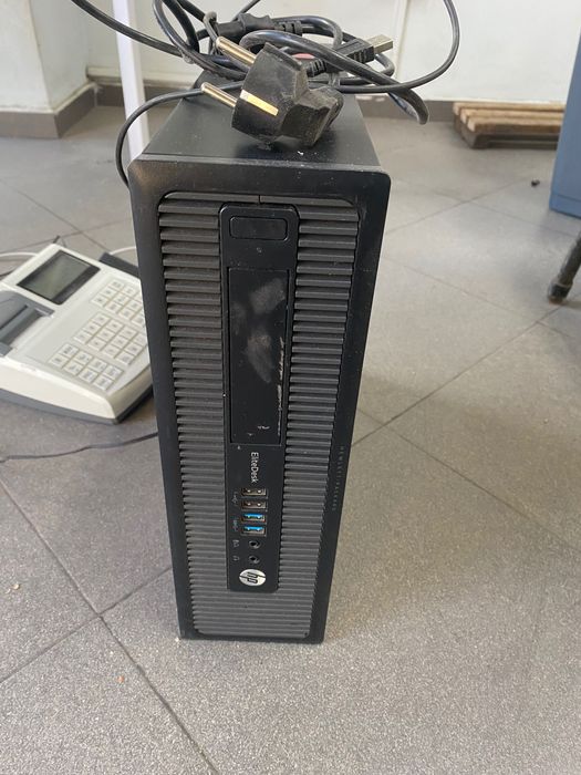 Компютър с монитор