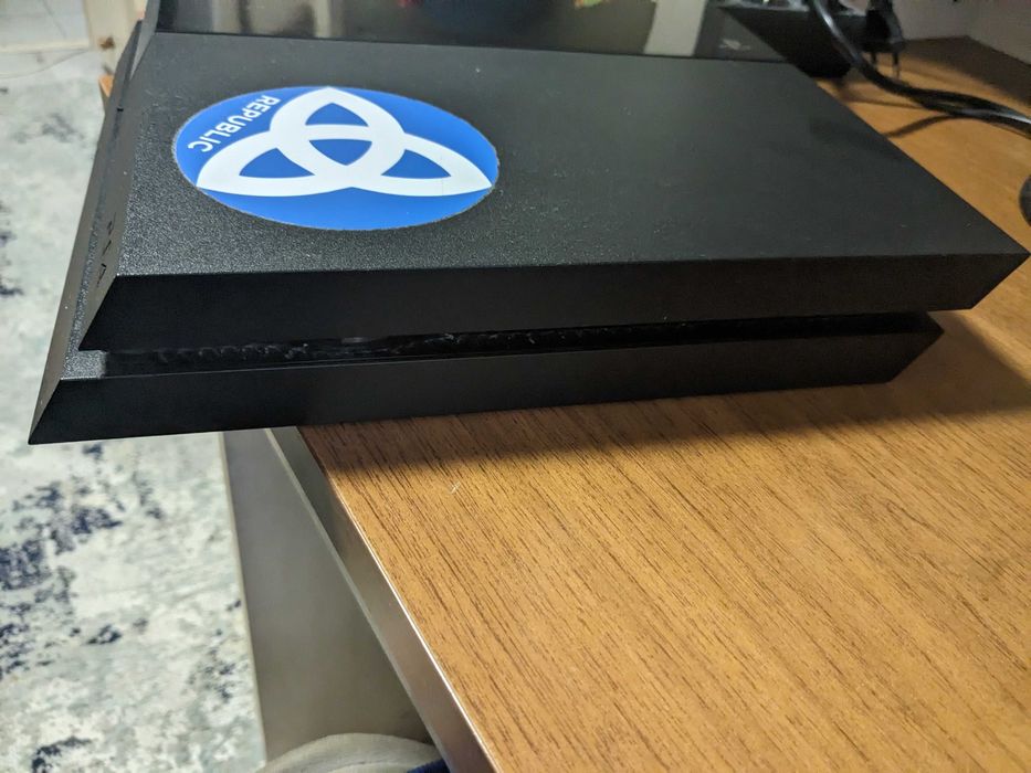 Продам ps 4 fat срочно