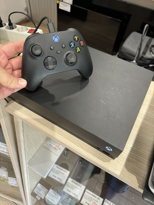 consola XBOX One X 1Tb, 6 jocuri, Garantie