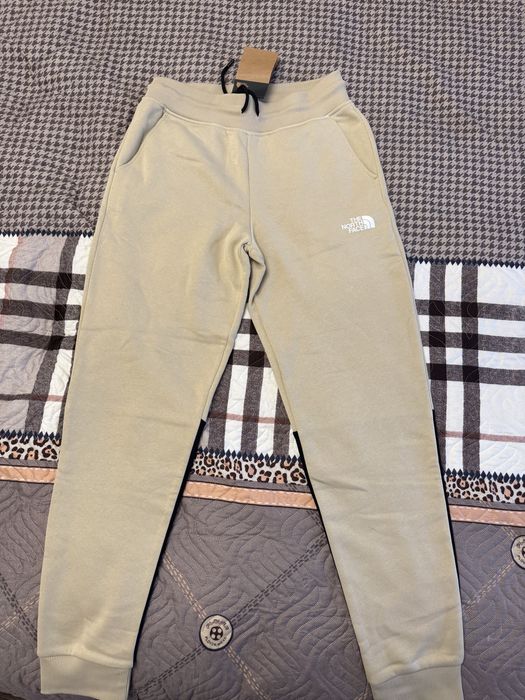 Vand pantaloni The North Face,noi cu eticheta