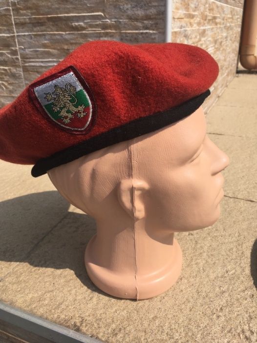 Баретка баретки зелени червени