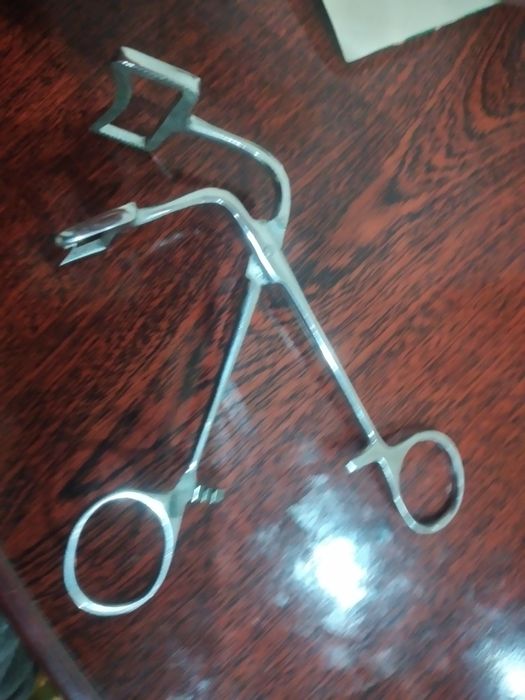 Медицинские инструменты для хирургии, челюстно лицевой хирургии и стом