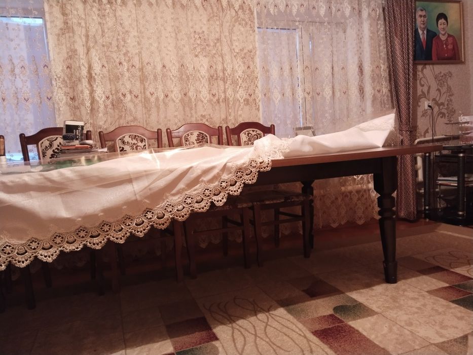 Стол со стульями