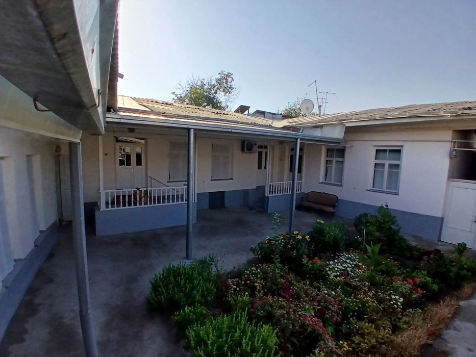 Чигатойда 3.7 сотих б та хоналик ховли сотилади