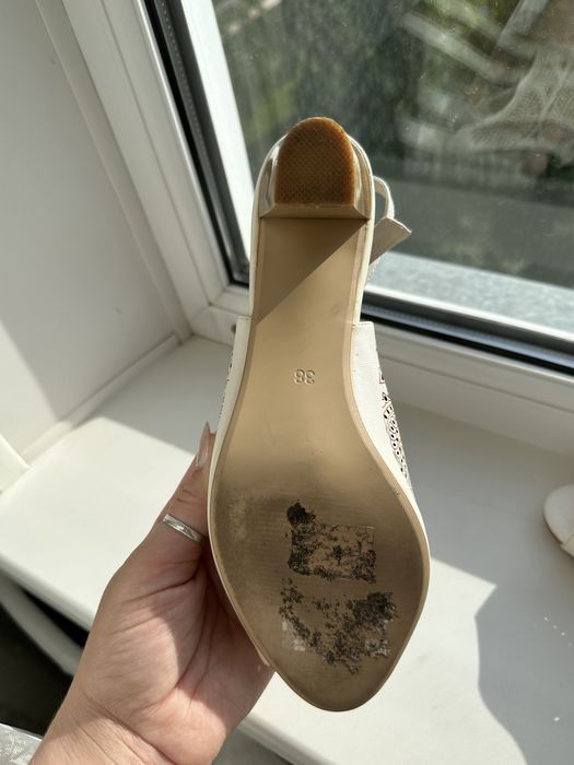 Продам обувь , размер 38