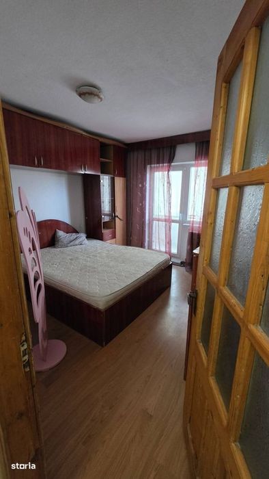 Vand apartament 3 camere et 1