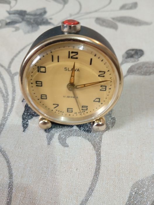 Ceas de masă Slava