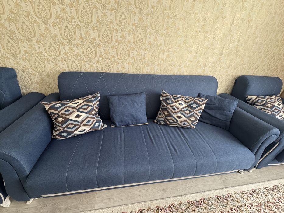 Продается диван с 2мя креслом