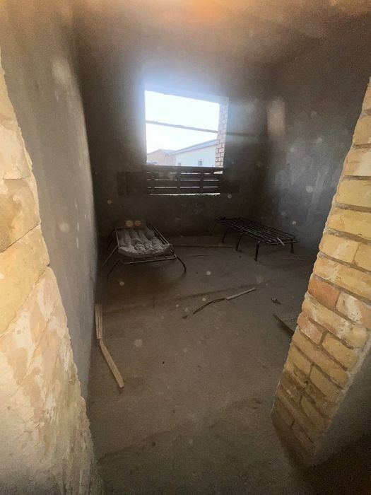 Uchtepa tumani katta qani mahallasida karobka uyimiz sotuvda