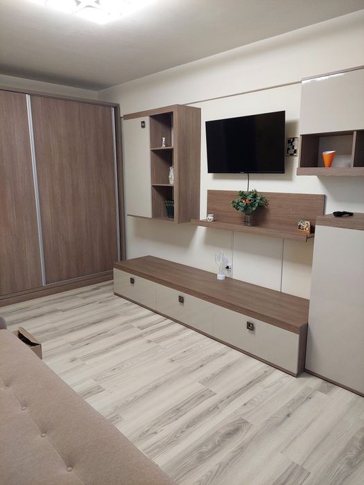 Închiriez garsoniera  în Complex Magnolia Bariera Valcii