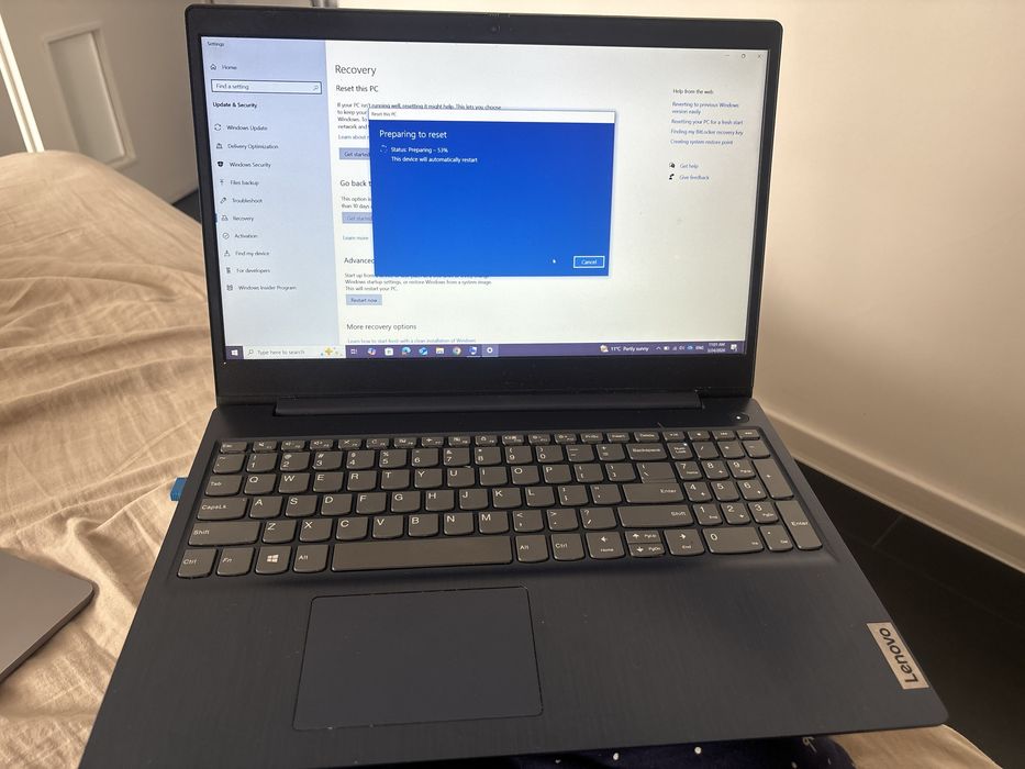 Laptop Lenovo – 8GB RAM, 256GB SSD (Rapid) – Ideal Office/Școală