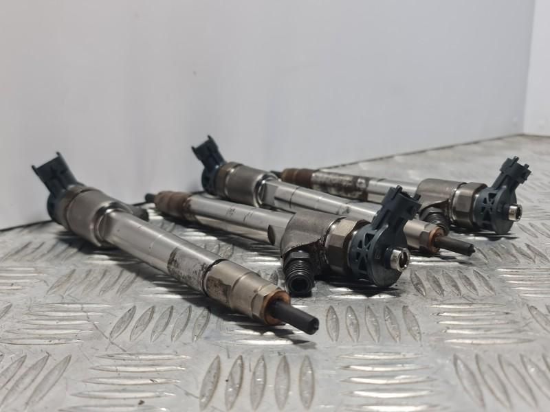 Injector Opel Crossland X 1.5 turbo 75 kw D15DT (DV5RD)