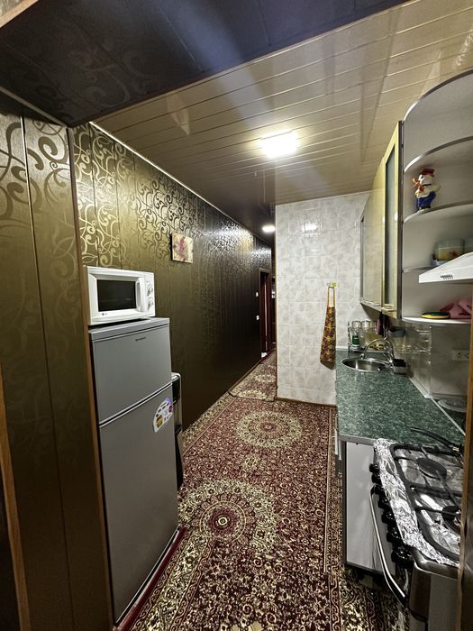 Продаётся 2 х комнатная квартира 10мк 9 дом 2- этаж . С обстановкаой