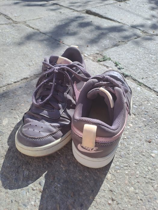 Nike court borough  low