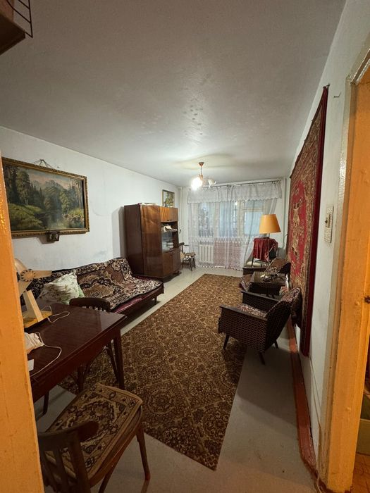 Продам трехкомнатную  квартиру