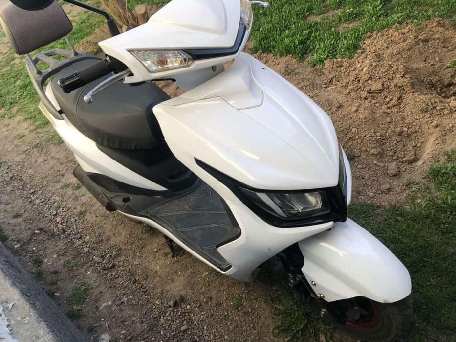 Продам м8 в хорошем состоянии