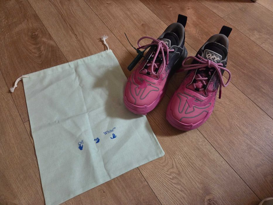 Adidasi off white odsy 1000