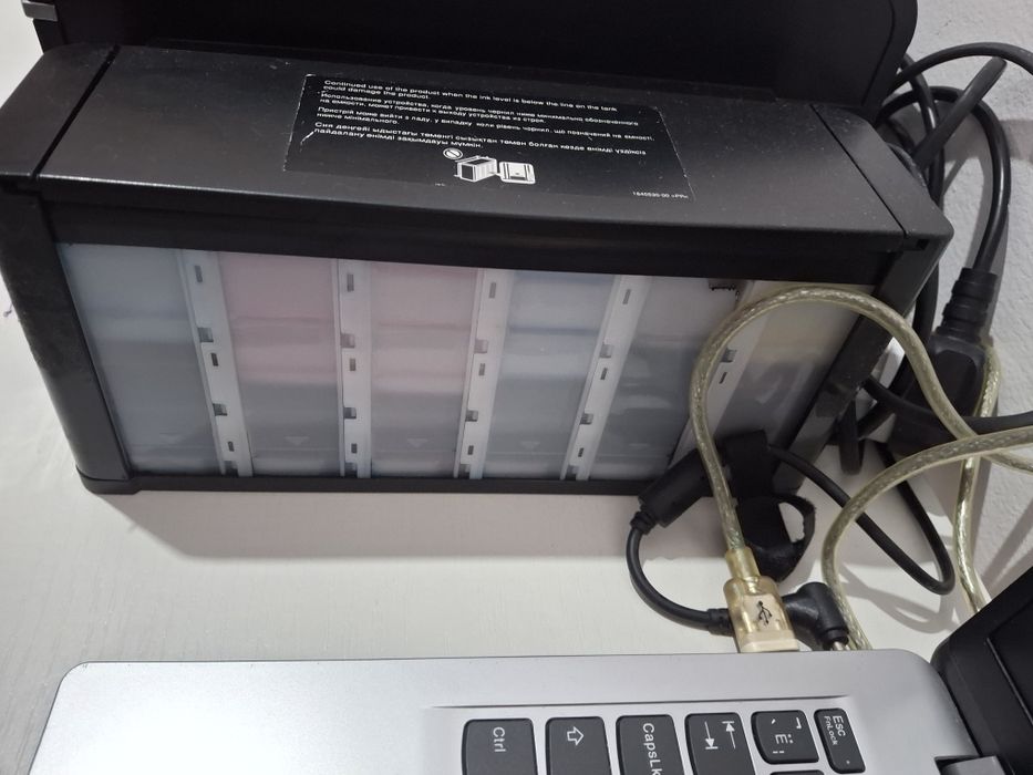 Epson L805 — на запчасти