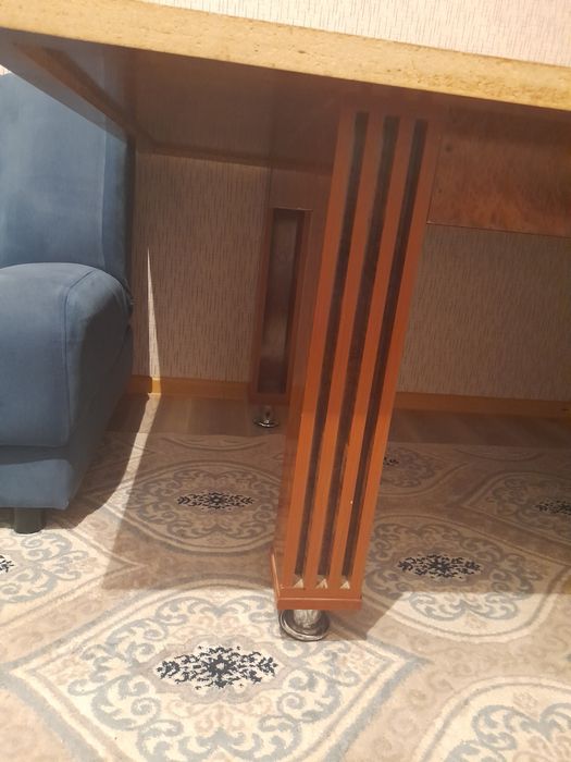 Кухня гарнитура и стол