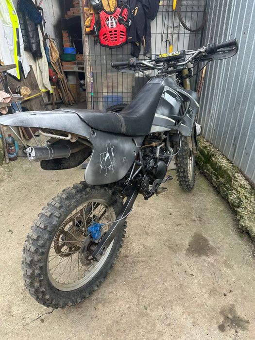 Vând cross Rieju 125 cc