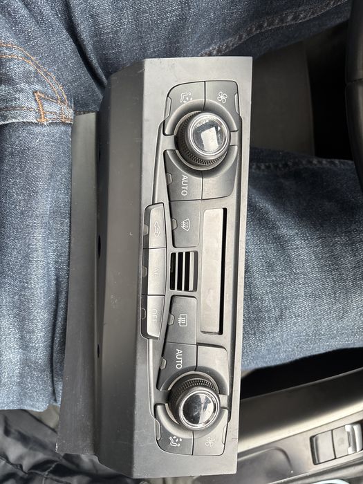 Panou clima audi a4 b8