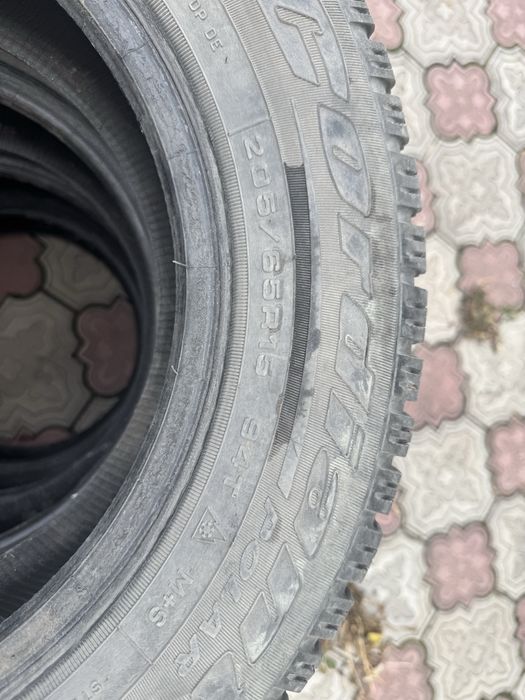 Продам резину 205/65/15