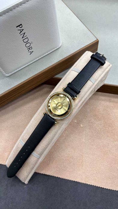 Ayollar qo'l saoti, kvars mexanizmli siz va yaqinlaringiz un sovg'aga