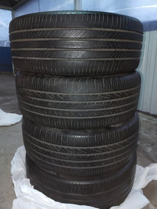 Продам корейскую летнюю резину  HANKOOK  размером 225/45 R18