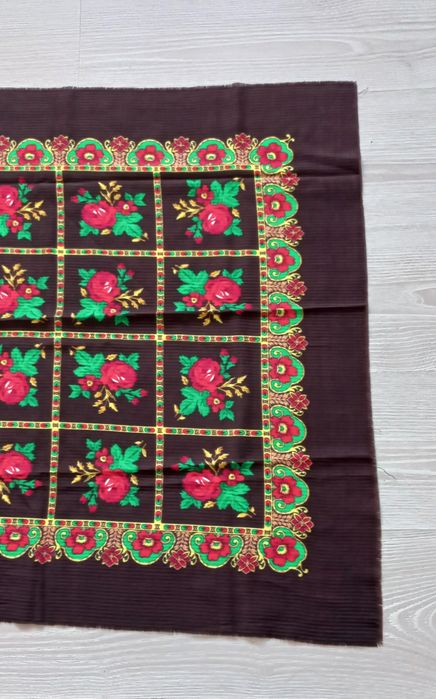 Batic/naframa traditionala cu model floral