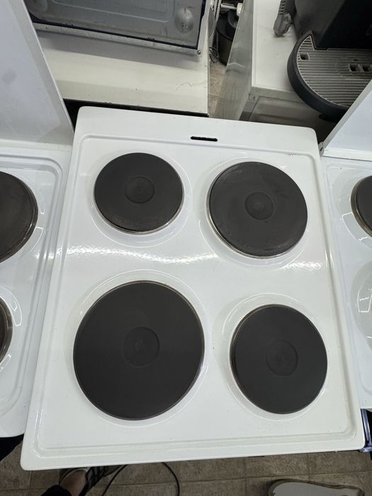 Готварска печка с нормални котлони gorenje