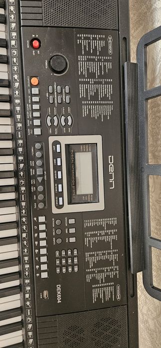 Синтезатор DENN DEK604NG