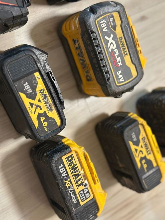 Baterii defecte Dewalt 5ah 4ah