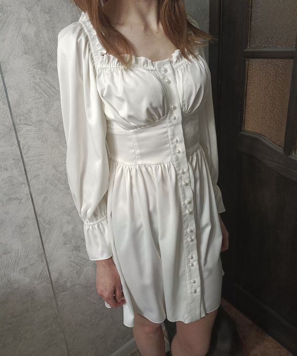 Продам белое платье