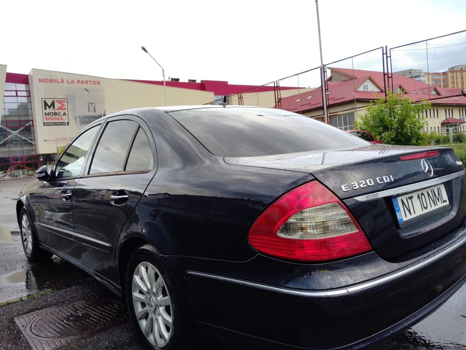 Mercedes Benz E Class W211  320 CDI  4Matic