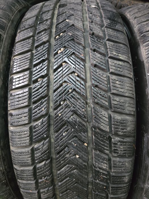 Anvelope 215/45 R18 GRIPMAX de iarna