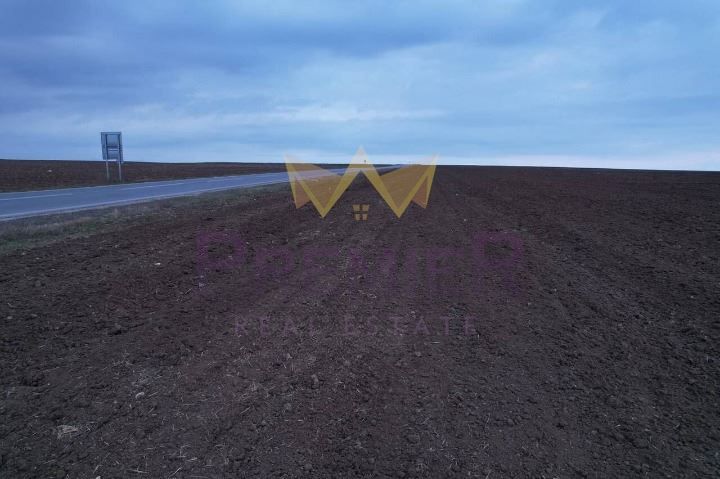 Продава се Земеделски имот в с. Куманово, Област Варна -  кв.м за 6 €/дка - Снимка #2
