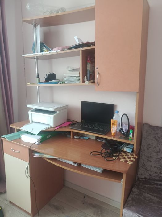 Продам шкаф и стол для учебы